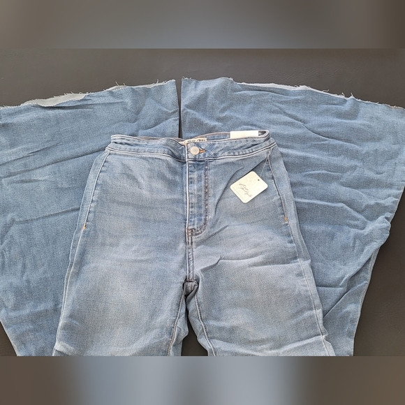 Free People Float On Flare Jeans - Picture 5 of 11